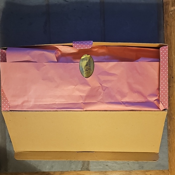 Wizard of Oz The Cowardly Lion Porcelain Doll Paradise Galleries - Picture 14 of 15